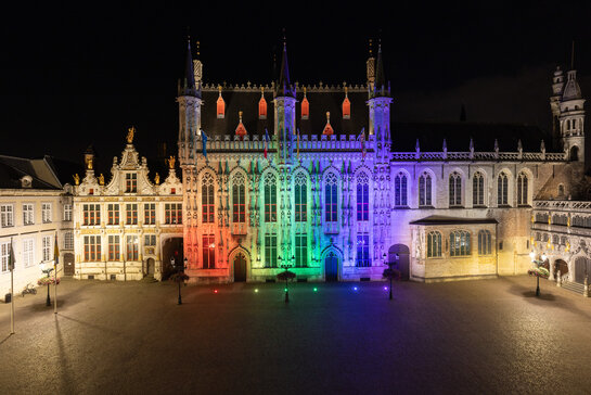 Verlicht stadhuis Brugge