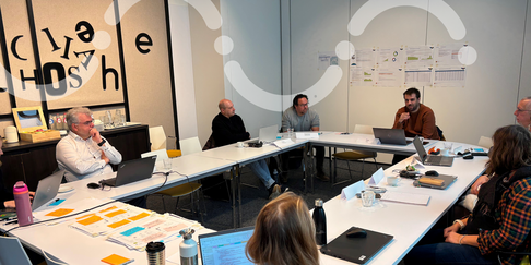 Overlegmoment met leden van de Community voor Lokale Besturen tijdens een workshop rond samenwerking en kennisdeling.