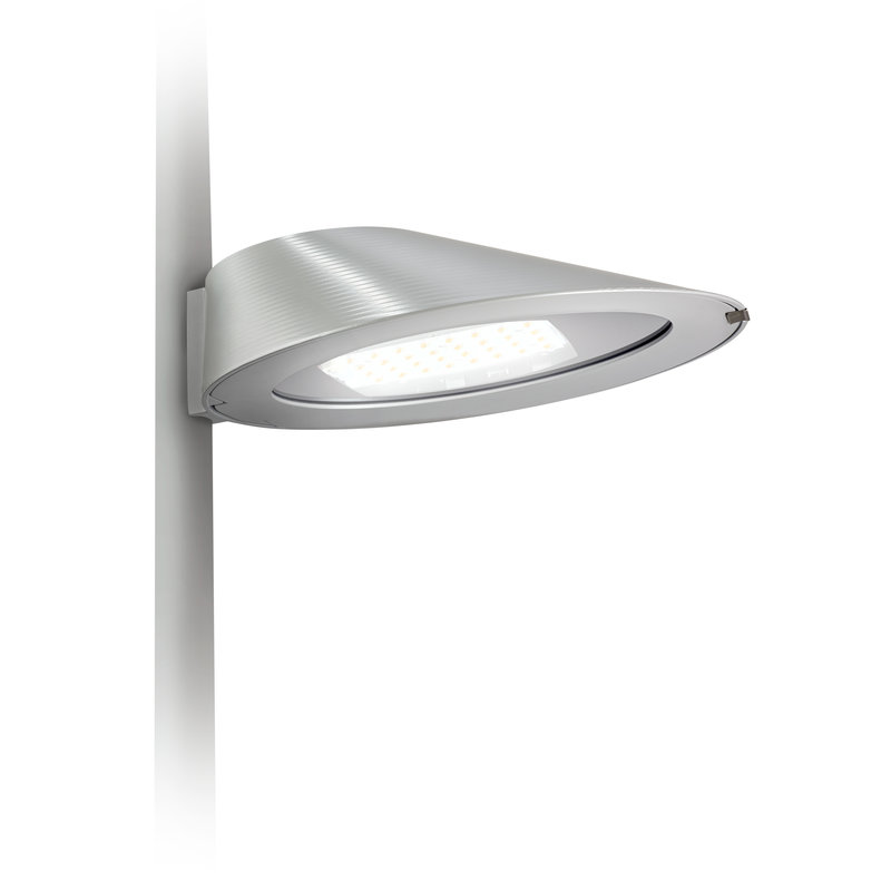 De gracieuze, vloeiende lijnen zijn in discrete harmonie met alle typen stedelijke omgevingen. Met zijn speciale LED-module is de Philips Ocean Road LED geschikt voor een brede reeks verlichtingstoepassingen waaronder hoofdwegen en straten, voetgangersgebieden, pleinen en paden.