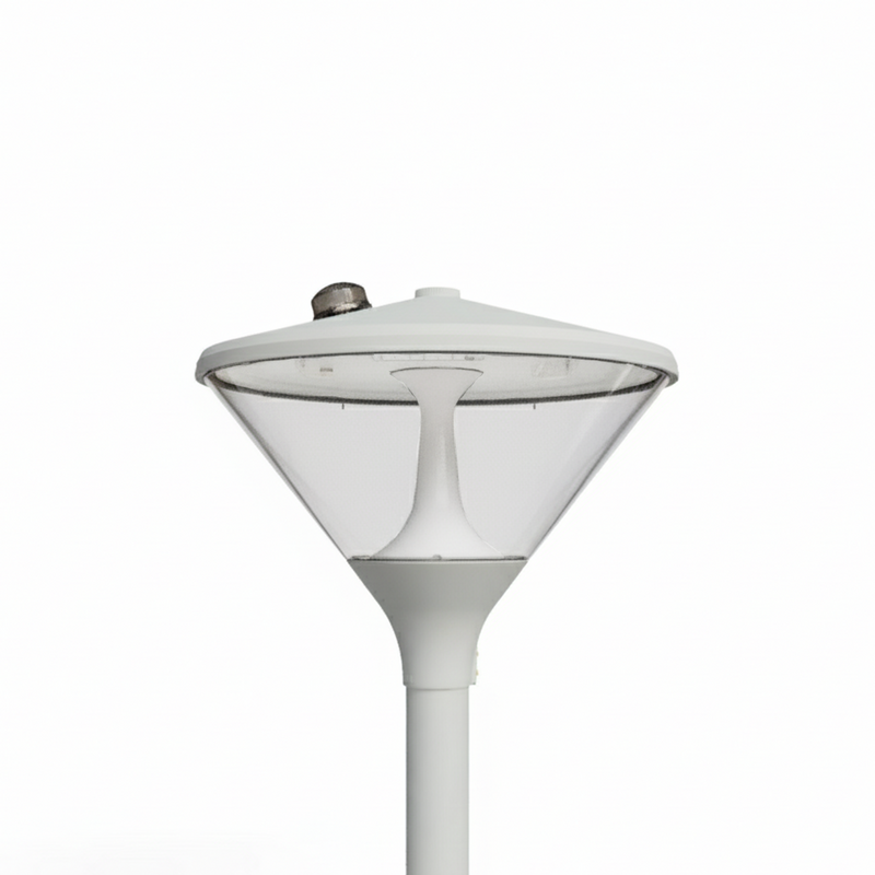 De Friso ECO is een verlichtingstoestel dat zich kenmerkt door een helder, ingetogen kegelvormig design met een compacte en functionele uitstraling. Het ontwerp zorgt voor een rustige, tijdloze vormgeving die moeiteloos integreert in uiteenlopende openbare ruimtes.