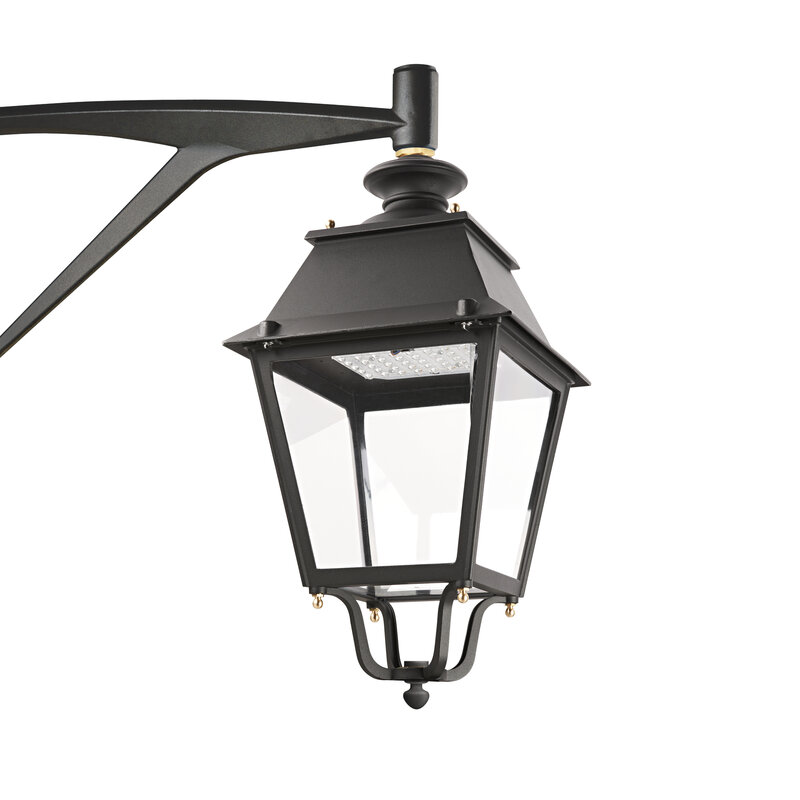 Jargeau LED gen3 combineert de historische kenmerken van de eerste vierzijdige straatlampen uit de 19e eeuw met de technische prestaties van armaturen uit de 21e eeuw.